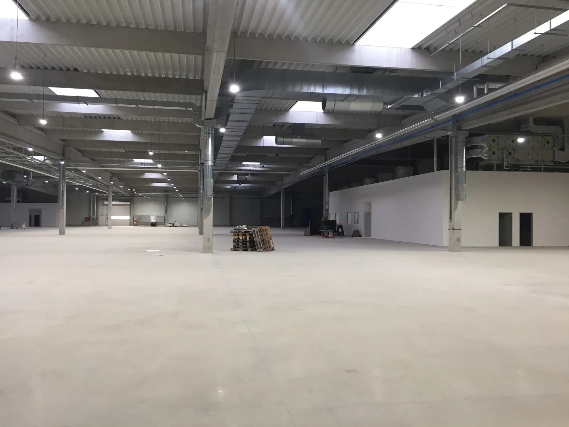 Elektroinstalace skladu a prodejní plochy na Jižní Moravě